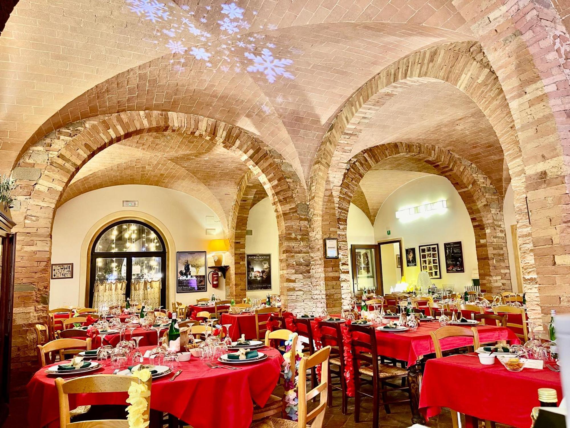Le Vecchie Cantine Chianni Εξωτερικό φωτογραφία